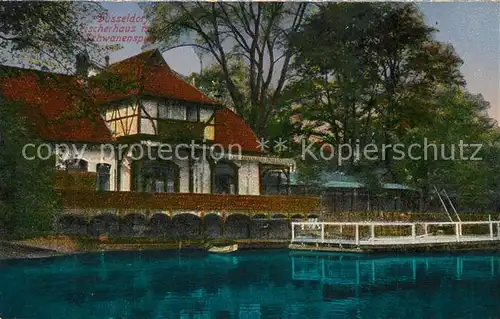 Duesseldorf Fischerhaus mit Schwanenspiegel Teich Duesseldorf