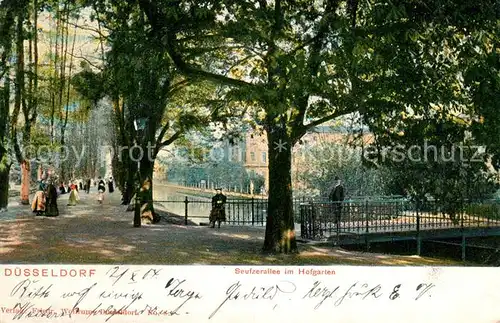 Duesseldorf Seufzerallee im Hofgarten Baumallee Duesseldorf