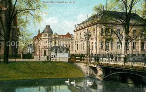 Duesseldorf Bastionsbruecke Schwaene Duesseldorf