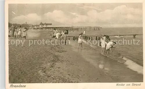 AK / Ansichtskarte Arendsee_Ostsee Kinder am Strand Arendsee_Ostsee