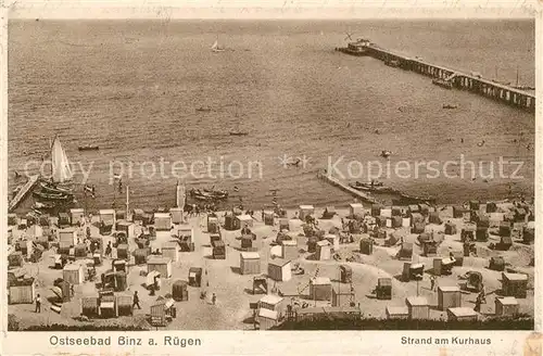 AK / Ansichtskarte Binz_Ruegen Strand am Kurhaus Seebruecke Binz_Ruegen