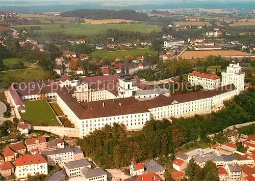 AK / Ansichtskarte Kremsmuenster Fliegeraufnahme Benediktinerstift Kremsmuenster