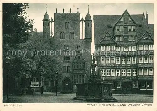 AK / Ansichtskarte Hildesheim Tempelherrenhaus Wedekindhaus Brunnen Fachwerkhaeuser Historische Gebaeude Altstadt Kupfertiefdruck Hildesheim