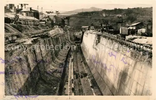 AK / Ansichtskarte Genissiat_l_Ain Barrage Canal evaduateur Genissiat_l_Ain