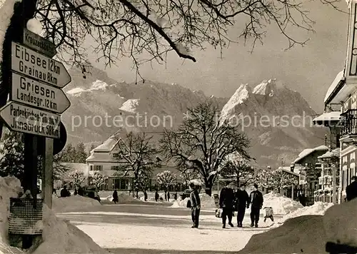 AK / Ansichtskarte Garmisch Partenkirchen Marktplatz Zugspitzgruppe Garmisch Partenkirchen