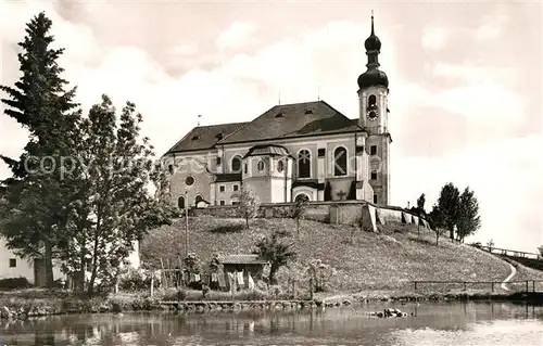 AK / Ansichtskarte Breitbrunn_Chiemsee Kirche Breitbrunn Chiemsee