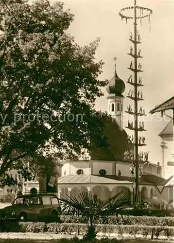 AK / Ansichtskarte Prien_Chiemsee Markt Allerseelenkapelle Maibaum Prien Chiemsee