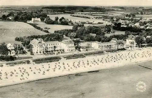 AK / Ansichtskarte Scharbeutz_Ostseebad Fliegeraufnahme mit Strand Scharbeutz_Ostseebad