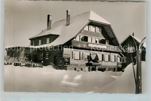 AK / Ansichtskarte Kniebis_Freudenstadt Gasthaus Pension zum Schwarzwald im Winter Kniebis_Freudenstadt