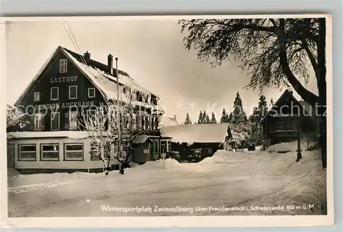 AK / Ansichtskarte Zwieselberg_Freudenstadt Gasthof Pension Auerhahn mit Nebenhaeusern Winterspotplatz Schwarzwald Zwieselberg_Freudenstadt