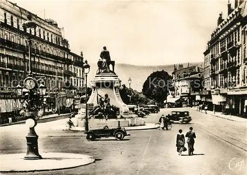 AK / Ansichtskarte Valence_Charente Place de la Republique et lHotel de la Croix d Or Valence_Charente