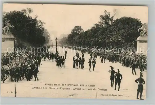 AK / Ansichtskarte Paris Visite de S M Alphonse XIII Avenue des Champs Elysees Avant larrivee du Cortege Paris