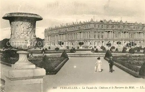 AK / Ansichtskarte Versailles_Yvelines La Facade du Chateau et le Parterre du Midi Versailles_Yvelines