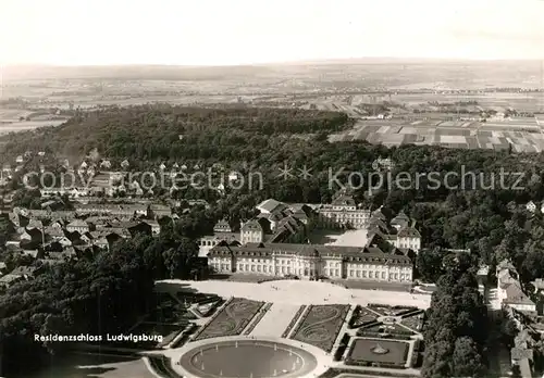 AK / Ansichtskarte Ludwigsburg_Wuerttemberg Fliegeraufnahme Residenzschloss Ludwigsburg Wuerttemberg