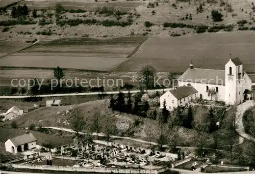 AK / Ansichtskarte Undorf Pfarrkirche Friedhof  Undorf