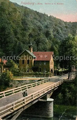 AK / Ansichtskarte Treseburg_Harz Partie an der Kirche Bruecke Treseburg Harz