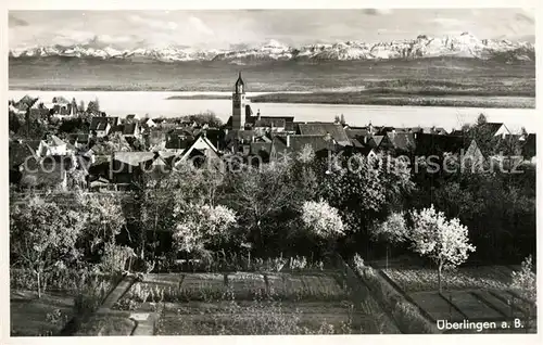 AK / Ansichtskarte ueberlingen_Bodensee Panorama mit Alpenblick ueberlingen Bodensee