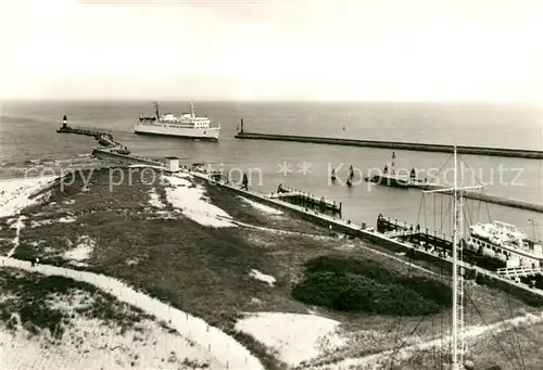 AK / Ansichtskarte Warnemuende_Ostseebad Mole Faehrschiff Warnemuende Warnemuende_Ostseebad