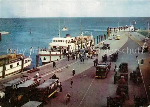 AK / Ansichtskarte Norderney_Nordseebad Ankunft am Hafen Faehre Norderney_Nordseebad