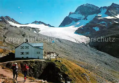 AK / Ansichtskarte Wiesbadener_Huette mit Piz Buin Vermuntpass Piz Mon und Piz Jeremias Wiesbadener_Huette