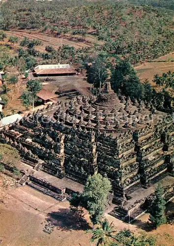 AK / Ansichtskarte Borobudur The biggest Buddhist Temple in Central Java Indonesia aerial view Borobudur