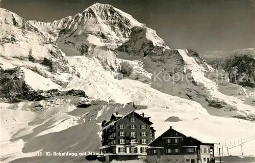 AK / Ansichtskarte Kleine_Scheidegg_Interlaken Berghotel Restaurant Bergstation Wintersportplatz mit Moench Berner Alpen Kleine_Scheidegg