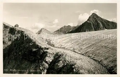 AK / Ansichtskarte Strassburgerhuette mit Scesaplana Alpen Strassburgerhuette