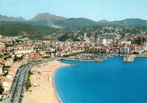 AK / Ansichtskarte Frejus Sa plage et Saint Raphael vue aerienne Frejus