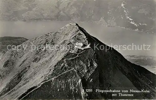 AK / Ansichtskarte Niesen_Kulm Fliegeraufnahme Thunersee Niesen Kulm