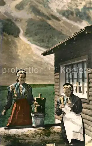 AK / Ansichtskarte Trachten_Frankreich Costumes Savoyards Serveuses du Chalet Savoyard Col des Aravis Trachten Frankreich