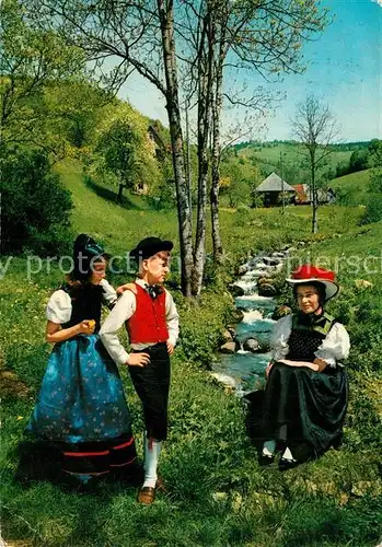 AK / Ansichtskarte Trachten_Schwarzwald  Trachten Schwarzwald