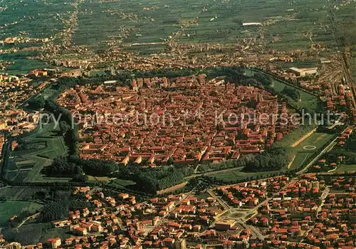 AK / Ansichtskarte Lucca Veduta aerea Lucca