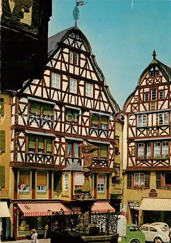 AK / Ansichtskarte Bernkastel Kues Marktplatz Bernkastel Kues