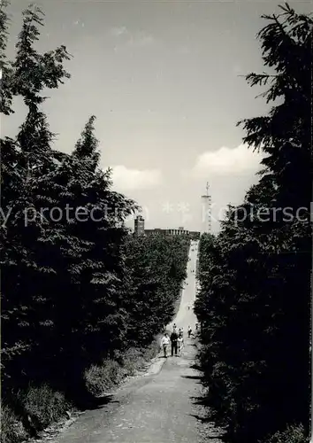 AK / Ansichtskarte Oberwiesenthal_Erzgebirge Blick zum Fichtelberg Bergrestaurant Aussichtsturm Oberwiesenthal Erzgebirge