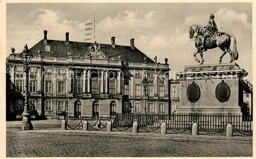 AK / Ansichtskarte Kobenhavn Amalienborg Schloss Reiter Statue Kobenhavn