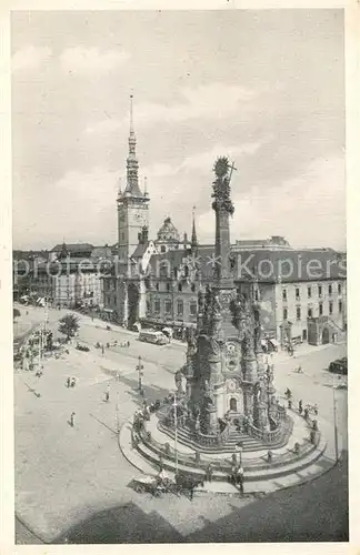 AK / Ansichtskarte Olmuetz_Olomouc Rathaus mit Dreifaltigkeitssaeule Olmuetz Olomouc