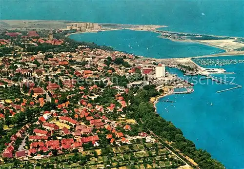 AK / Ansichtskarte Heiligenhafen_Ostseebad Fliegeraufnahme Heiligenhafen_Ostseebad