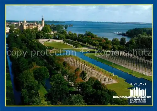 AK / Ansichtskarte Schwerin_Mecklenburg Schlossgarten und Kreuzkanal Fliegeraufnahme Schwerin_Mecklenburg