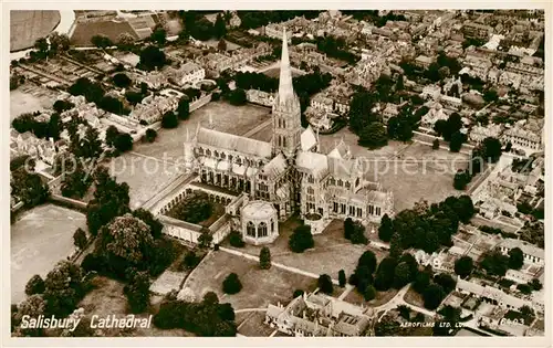 AK / Ansichtskarte Salisbury_Wiltshire Cathedral Fliegeraufnahme 