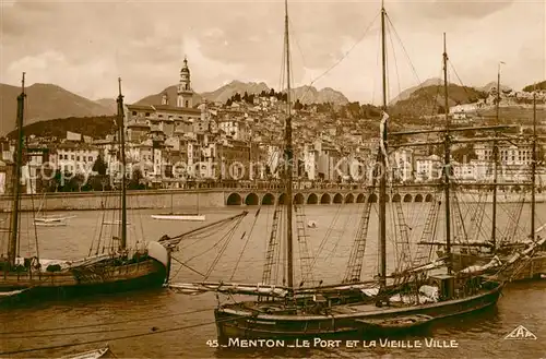 AK / Ansichtskarte Menton_Alpes_Maritimes Le Port et la Vieille Ville Bateaux Menton_Alpes_Maritimes