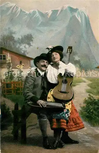 AK / Ansichtskarte Gitarre Zither Frau Mann Tracht Gitarre