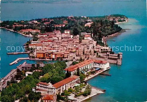 AK / Ansichtskarte Sirmione Veduta aerea Sirmione