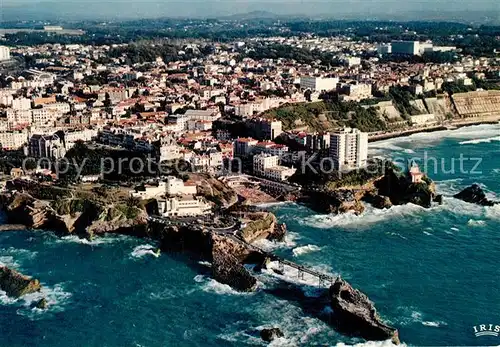 AK / Ansichtskarte Biarritz_Pyrenees_Atlantiques Fliegeraufnahme Le Rocher de la Vierge Biarritz_Pyrenees