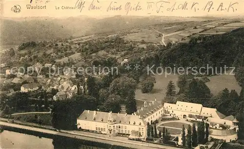 AK / Ansichtskarte Waulsort Chateau Schloss Fliegeraufnahme Waulsort