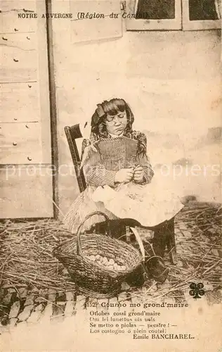 AK / Ansichtskarte Kinder_Child_Enfants Auvergne Cantal Kastanien 