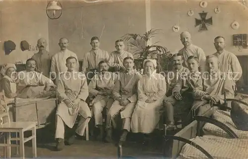 AK / Ansichtskarte Landau_Pfalz Lazarett Gruppenbild Landau Pfalz