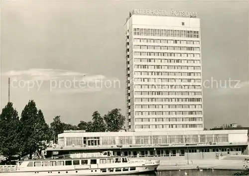 AK / Ansichtskarte Potsdam Interhotel Havelbucht Fahrgastschiff Potsdam