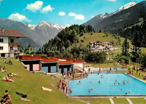 Finkenberg_Tirol Freibad mit Brandbergkolm Ahornspitze Zillertaler Alpen Finkenberg Tirol