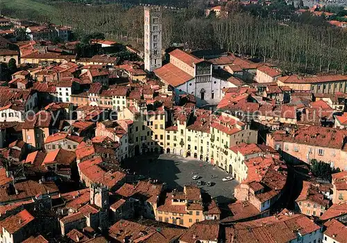 Lucca Anfiteatro Romano e Basilica di San Frediano vista aerea Lucca