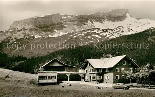 AK / Ansichtskarte Hirschegg_Kleinwalsertal_Vorarlberg Jugendferienheim Haus Sonnblick mit Hoch Ifen Allgaeuer Alpen Hirschegg_Kleinwalsertal